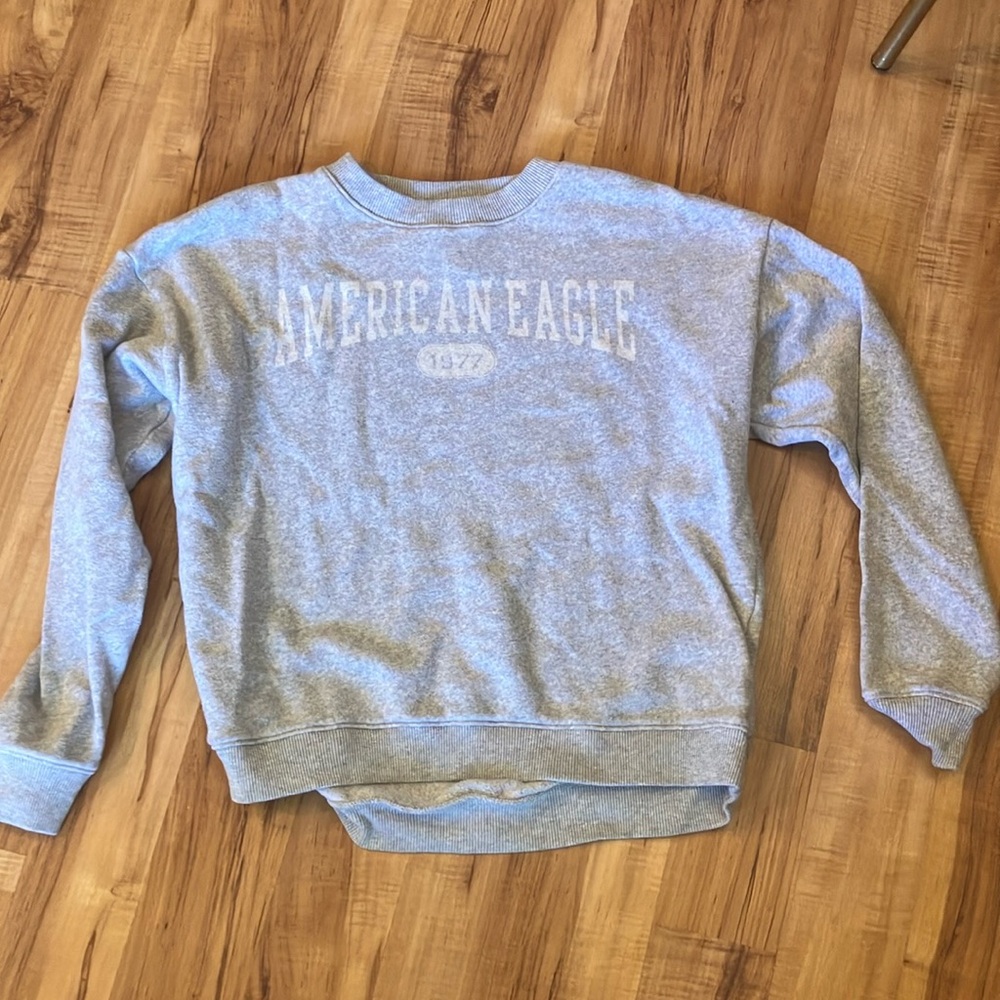 Light grey American Eagle sweater